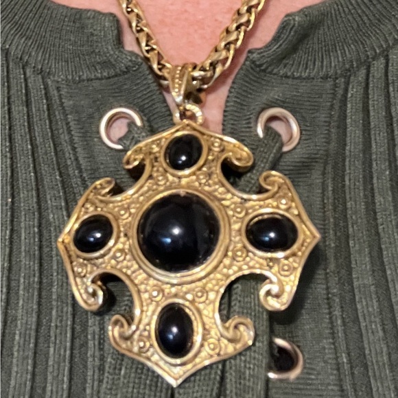 Black Cabochon necklace - Picture 2 of 2